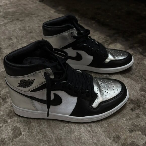 Jordan 1 Retro High Silver Toe (Women's) - Picture 2 of 8